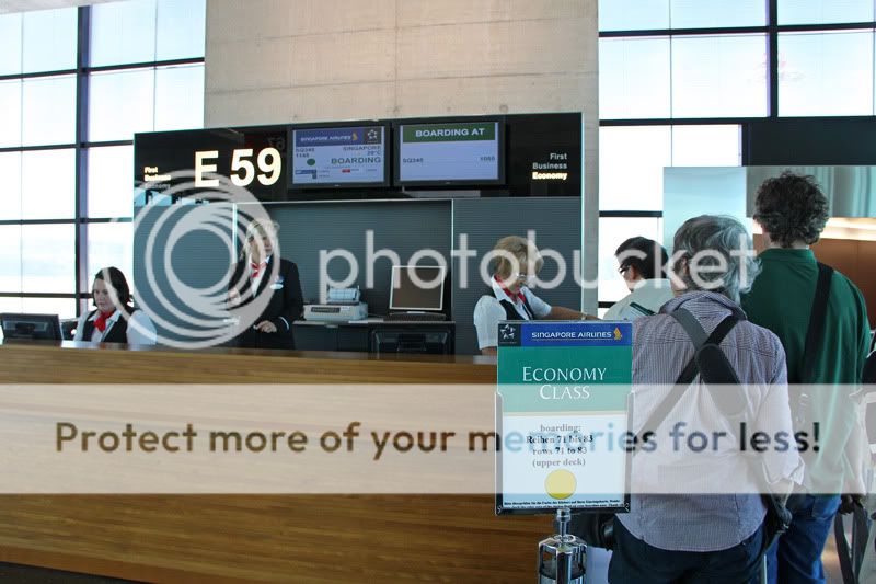 photo SQ345_boarding_TR.jpg